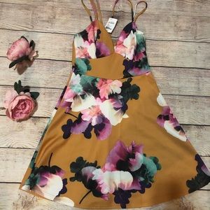 Midi dress ‼️👗 💛💫